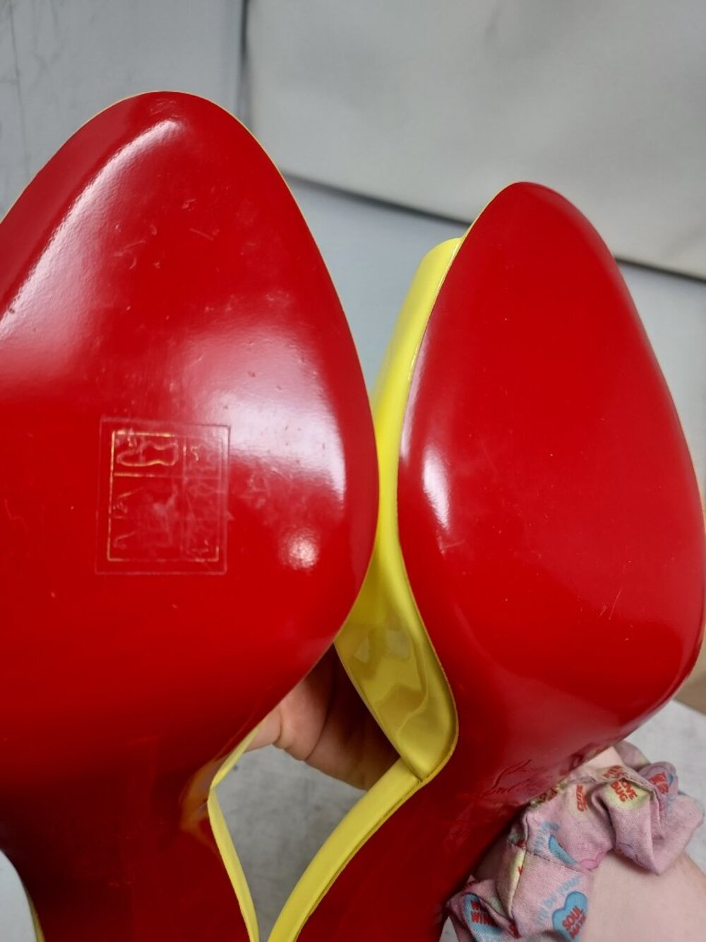 CHRISTIAN LOUBOUTIN Me Dolly Patent Yellow Heel Sandal - Picture 6 of 12